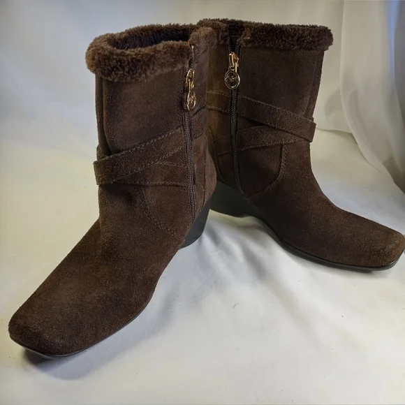 ANNE Klein Brown Suede Ankle Boots Women's Size 7.5 - Picture 1 of 10